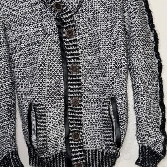 Chunky Knit Cardigan in Black and Gray with Shawl Collar - Picture 10 of 14